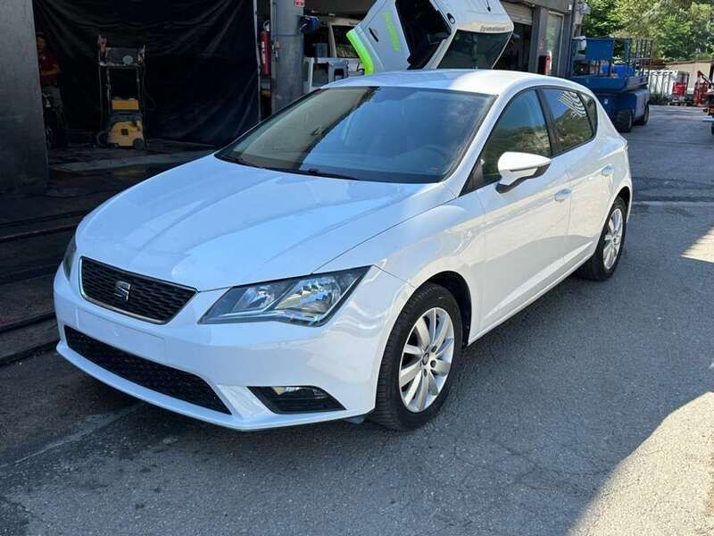 Usado Seat Leon Reference 105 CV (77 kW) 2014 Blanco Utilitario