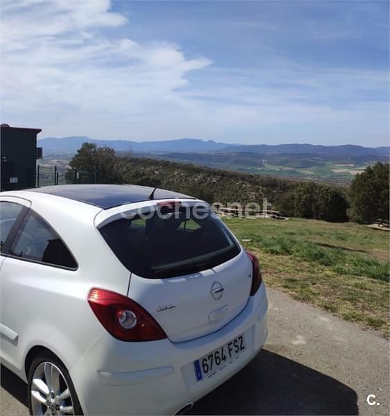 Blanco Usado 2007 Opel Corsa Sport Berlina | 3950 € (Precio justo) - Imagen 1/4