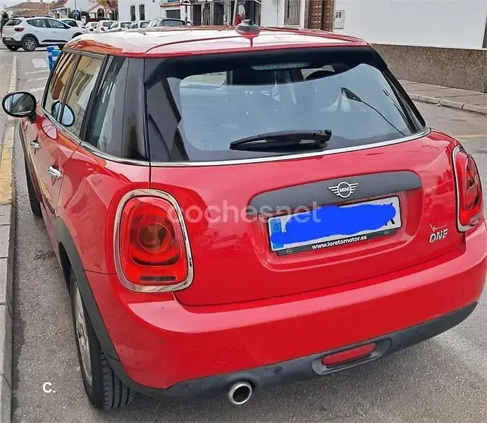 Usado Mini ONE 102 CV (75 kW) 2020 Rojo Utilitario