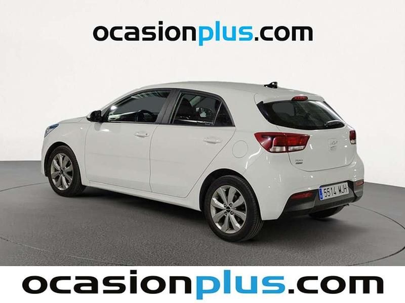 Usado Kia Rio 101 CV (74 kW) 2023 Blanco Utilitario