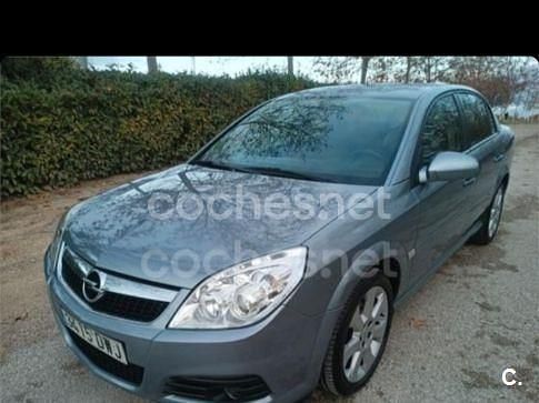 Usado Opel Vectra Cosmo 155 CV (114 kW) 2006 Gris / plata Berlina