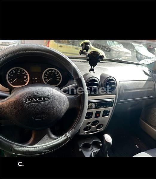 Usado Dacia Logan Lauréate 90 CV (66 kW) 2006 Gris / plata Berlina