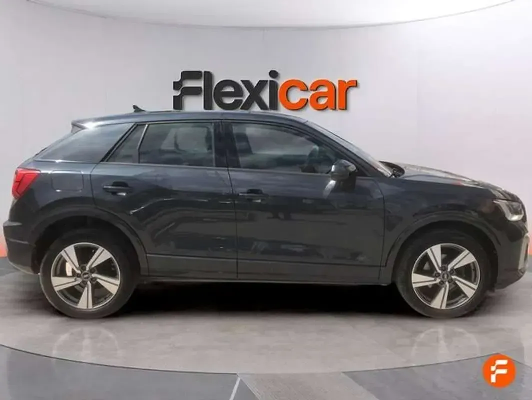 Usado Audi Q2 Advanced Plus 150 CV (110 kW) 2021 Gris SUV