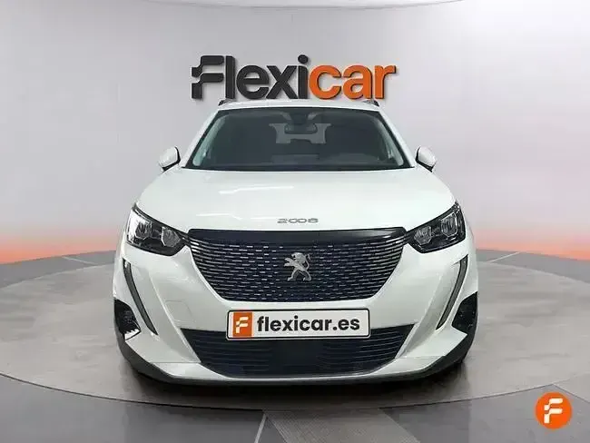 Usado Peugeot 2008 Allure 130 CV (95 kW) 2020 Blanco SUV