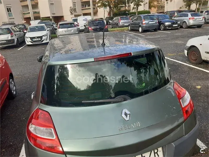 Usado Renault Mégane Authentique 85 CV (62 kW) 2008 Verde Berlina