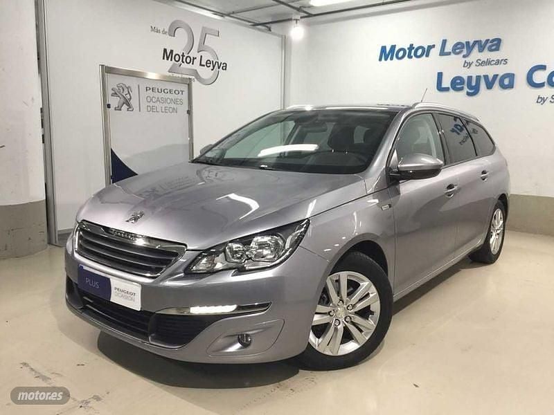 Plateado Usado 2016 Peugeot 308 Style Familiar | 15.390 € (Caro) - Imagen 1/4