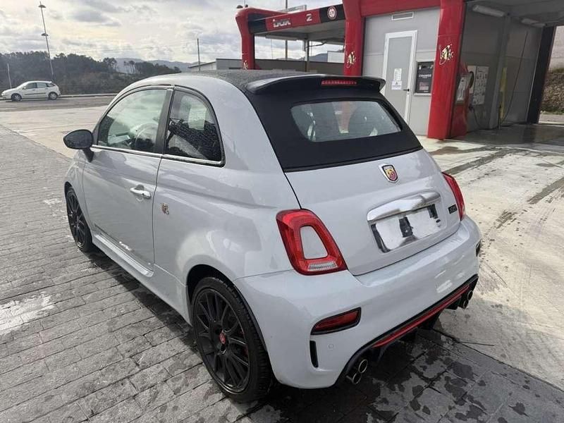 Usado Abarth 595C 165 CV (121 kW) 2022 Gris Descapotable