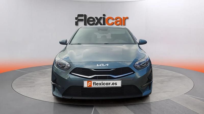 Usado Kia Ceed 101 CV (74 kW) 2022 Verde Utilitario