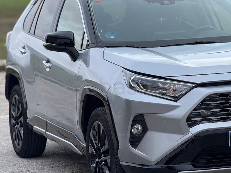 Usado Toyota RAV4 Hybrid Luxury 218 CV (160 kW) 2021 Gris / plata SUV