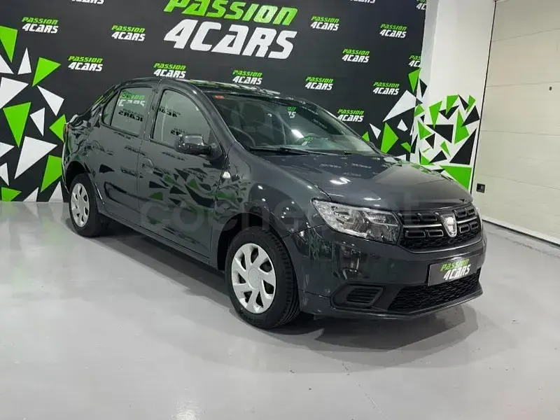 Usado Dacia Logan Essentiel 73 CV (53 kW) 2019 Gris / plata Berlina