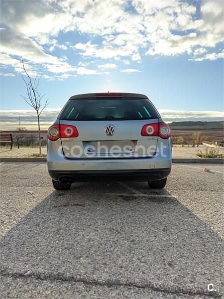 Usado VW Passat Highline 140 CV (102 kW) 2006 Azul Familiar