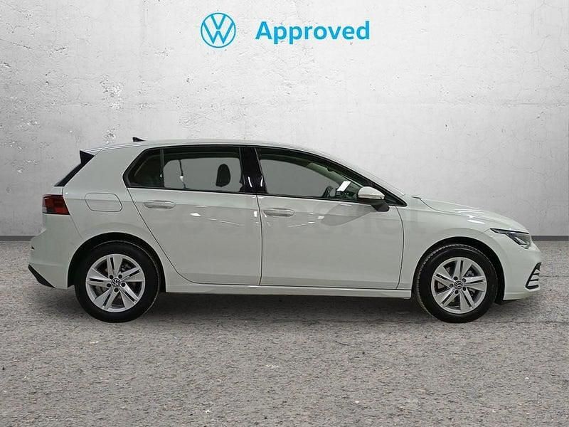 Usado VW Golf VIII Life 115 CV (84 kW) 2022 Blanco Berlina