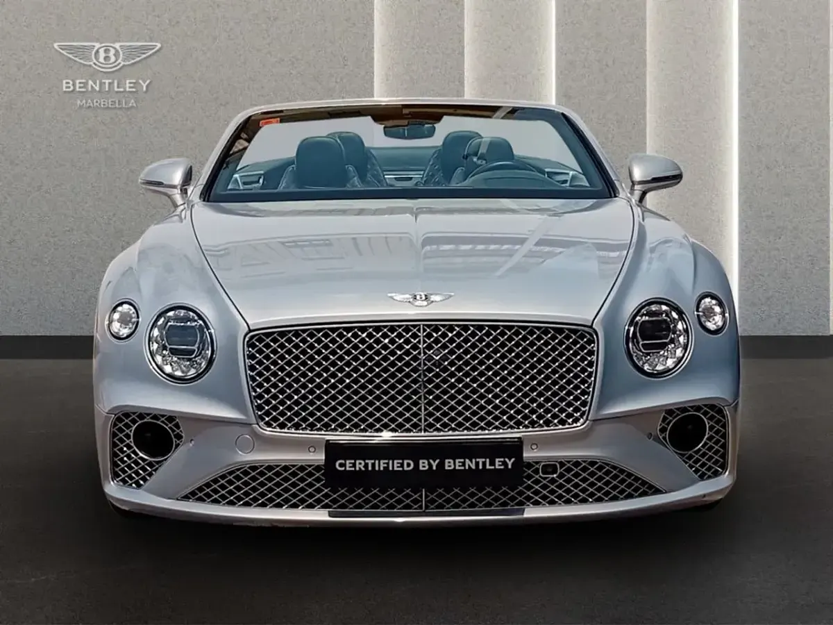 Usado Bentley Continental GT Convertible 635 CV (467 kW) 2019 Plata metalizado Descapotable
