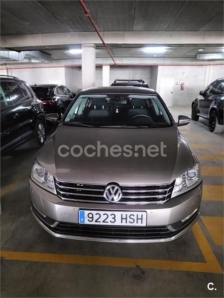 Gris / plata Usado 2013 VW Passat R-line BlueMotion Berlina | 9200 € (Precio justo) - Imagen 1/4