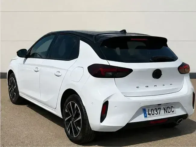Usado Opel Corsa 100 CV (73 kW) 2025 Blanco Utilitario