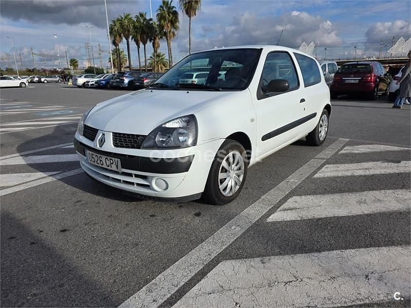 Blanco Usado 2003 Renault Clio II Authentique Berlina | 2900 € (Buen precio) - Imagen 1/4
