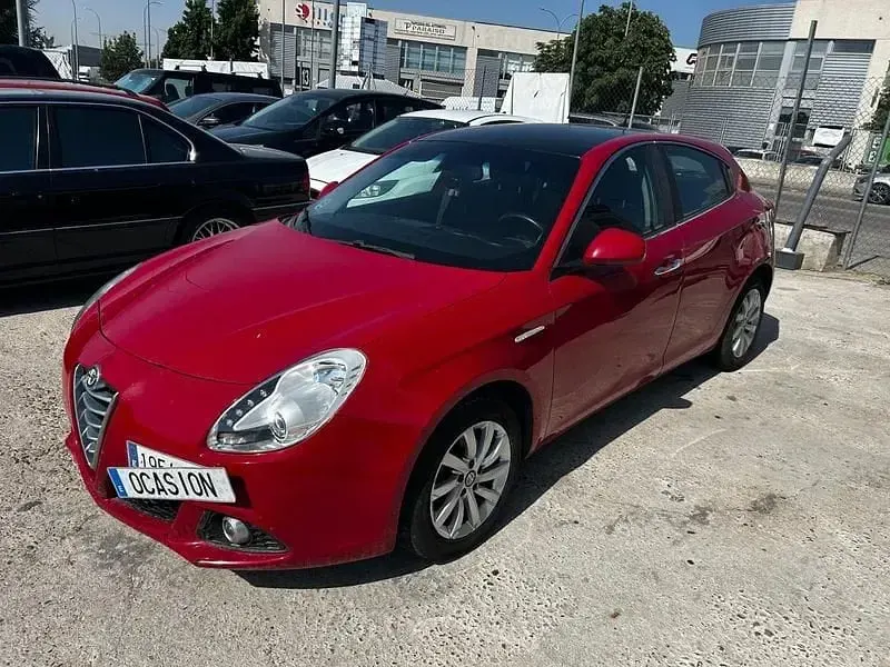Usado Alfa Romeo Giulietta 120 CV (88 kW) 2016 Rojo Utilitario
