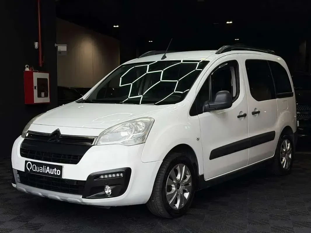Usado Citroën Berlingo XTR 99 CV (72 kW) 2016 Blanco Monovolumen