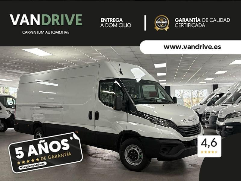Blanco Usado 2025 Iveco Daily Berlina | 39.800 € - Imagen 1/4