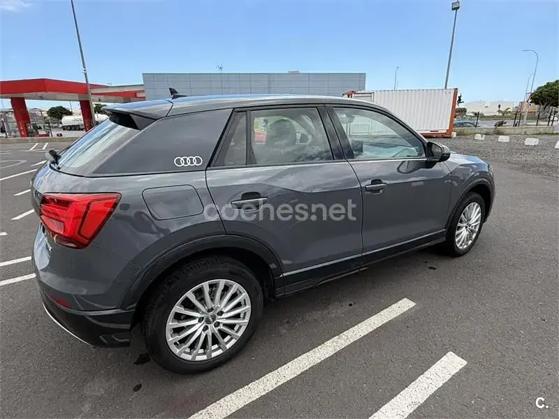 Usado Audi Q2 Sport 116 CV (85 kW) 2021 Gris / plata SUV