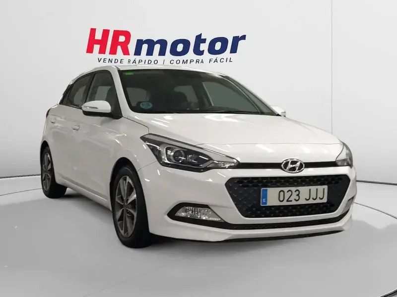 Blanco Usado 2015 Hyundai i20 Style Utilitario | 8920 € (Un poco caro) - Imagen 1/4
