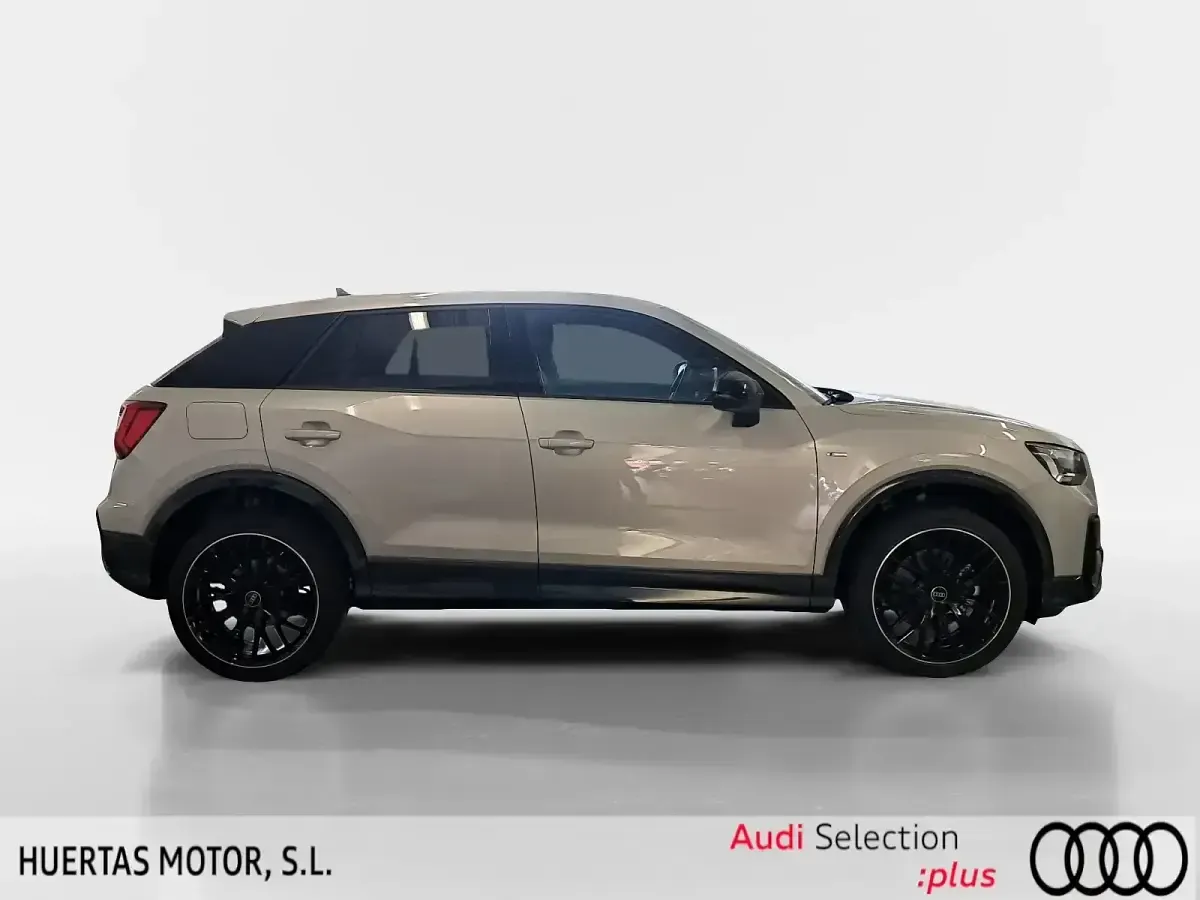 Novo Audi Q2 Ambiente 116 HP (85 kW) 2025 Cinzento SUV