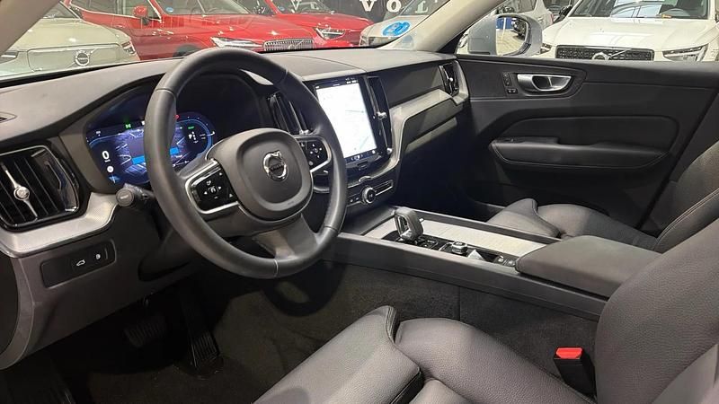 Usado Volvo XC60 Plus 350 CV (257 kW) 2024 SUV