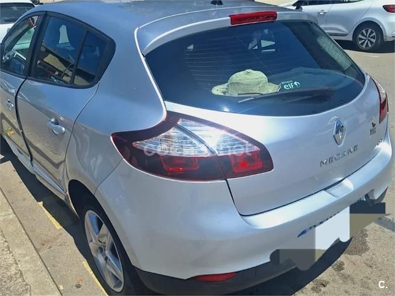 Usado Renault Mégane IV Business 95 CV (69 kW) 2016 Gris / plata Berlina