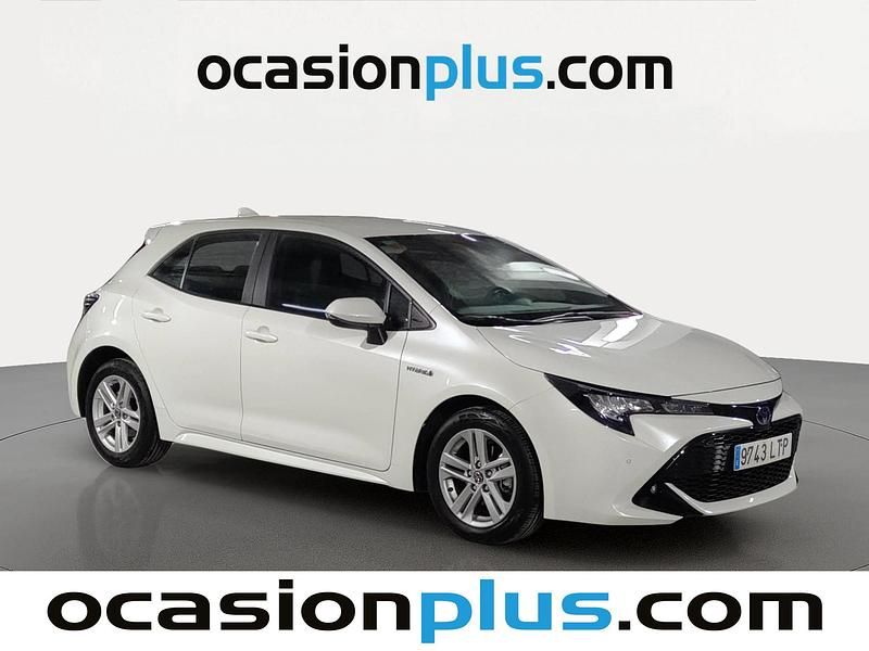 Używany Toyota Corolla Active 122 KM (89 kW) 2021 Biały Hatchback