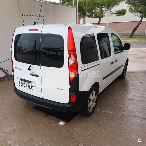 Usado Renault Kangoo Dynamique 85 CV (62 kW) 2012 Blanco Monovolumen