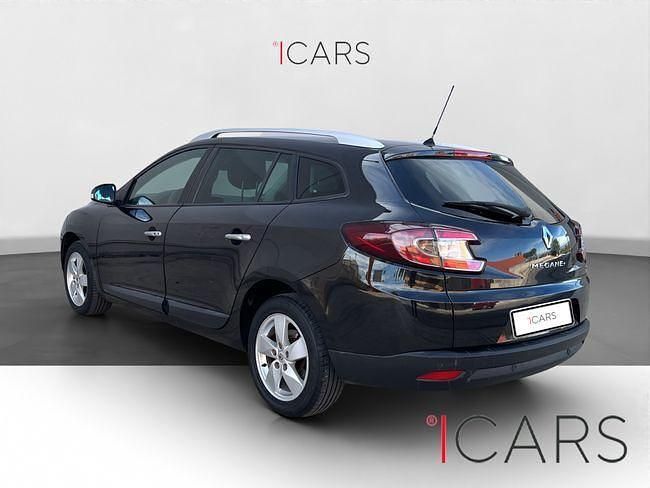 Usado Renault Mégane III Dynamique 106 CV (77 kW) 2010 Negro Utilitario