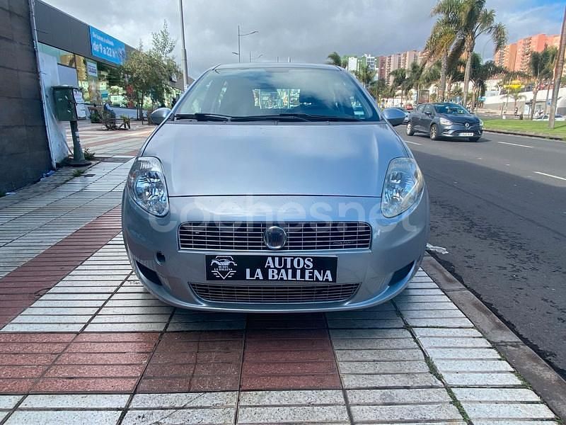 Usado Fiat Punto Dynamic 90 CV (66 kW) 2009 Gris / plata Utilitario