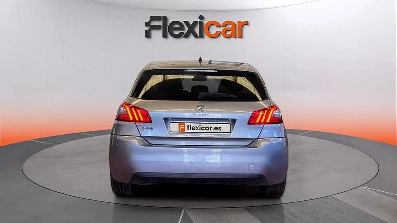 Usado Peugeot 308 Active 131 CV (96 kW) 2020 Gris Berlina