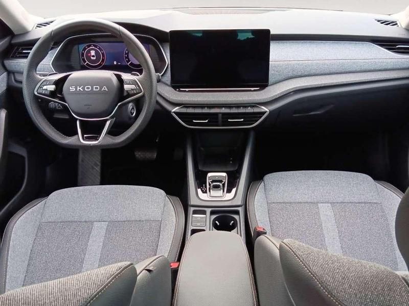 Usado Skoda Octavia 116 CV (85 kW) 2025 Gris Berlina