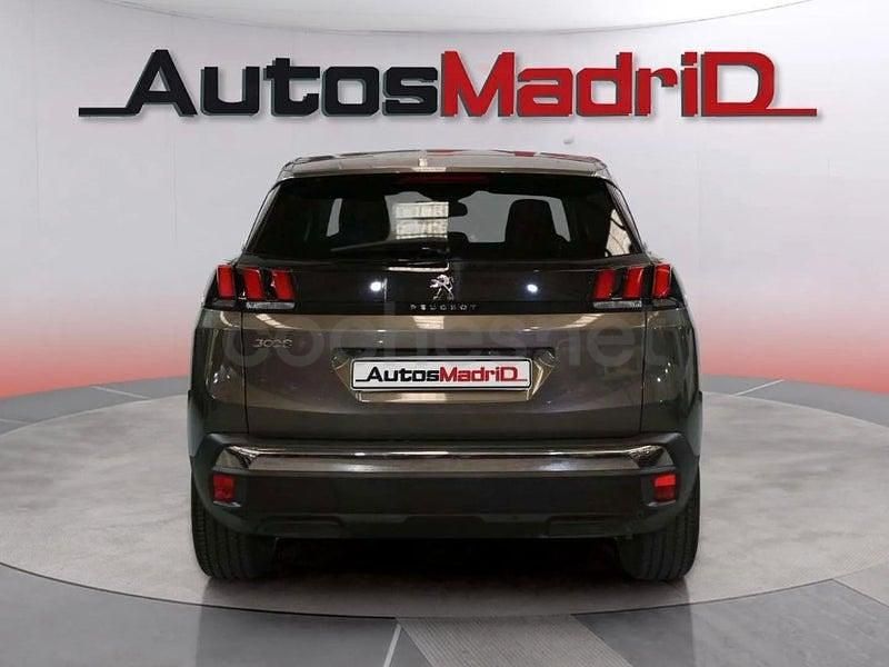 Usado Peugeot 3008 Allure 130 CV (95 kW) 2020 Gris / plata SUV