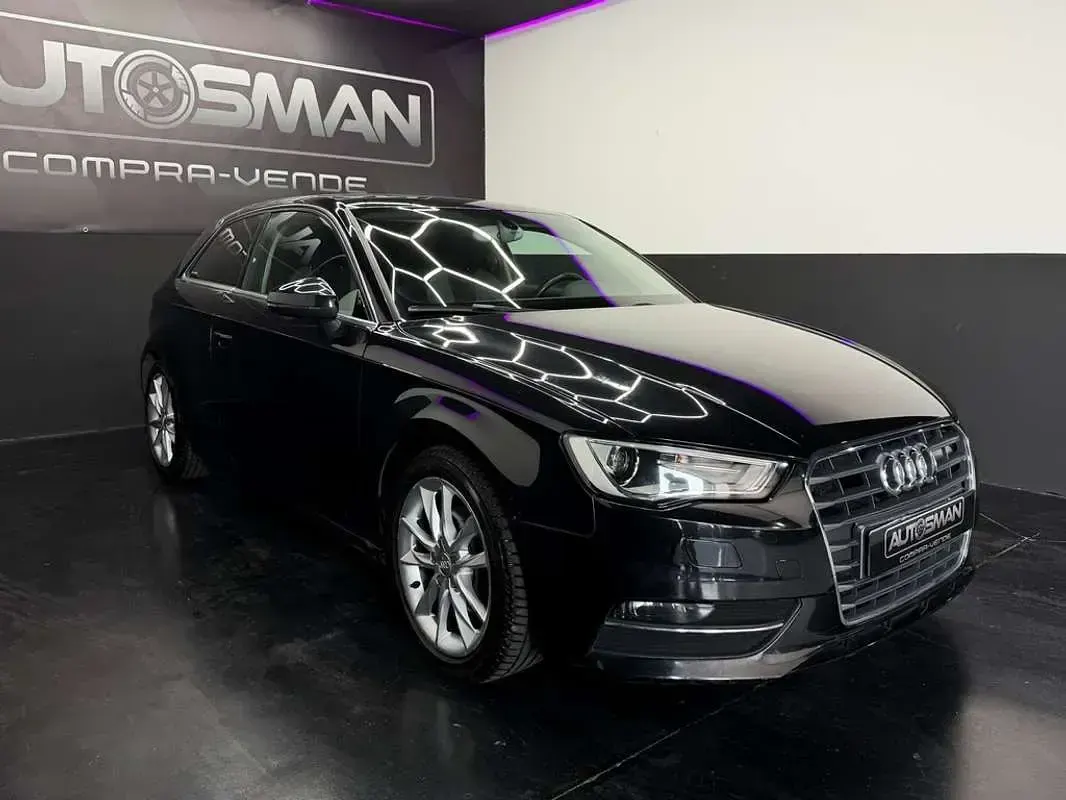 Usado Audi A3 Attraction 150 CV (110 kW) 2013 Negro Utilitario