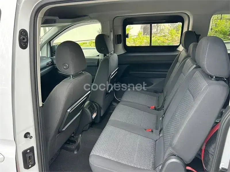 Usado Ford Grand Tourneo Connect Sport 122 CV (89 kW) 2023 Blanco Monovolumen