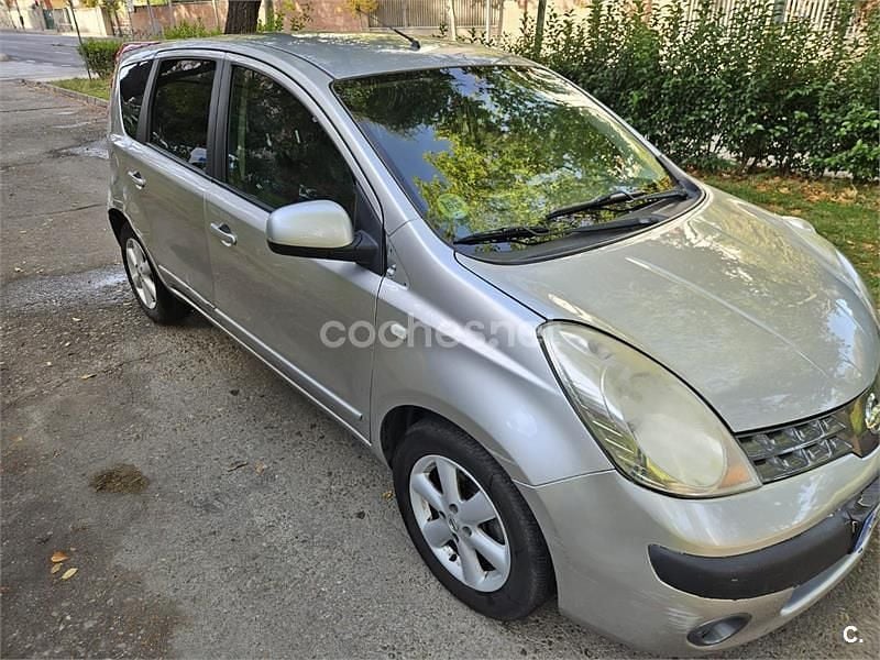 Usado Nissan Note Acenta 86 CV (63 kW) 2006 Gris / plata Utilitario