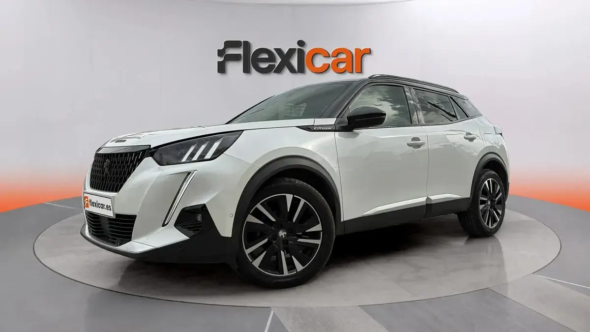 Usado Peugeot 2008 GT-line 131 CV (96 kW) 2020 Blanco SUV