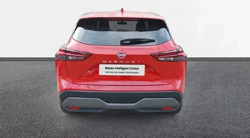 Usado Nissan Qashqai Tekna 158 CV (116 kW) 2023 Yokohama red (sólida) SUV