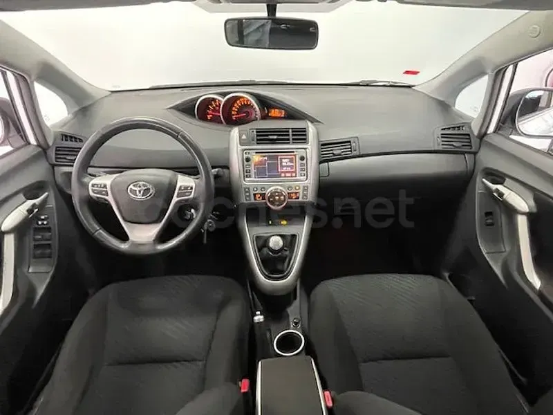 Usado Toyota Verso Live 126 CV (92 kW) 2012 Blanco Monovolumen
