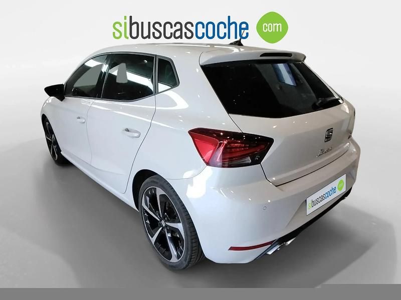 Usado Seat Ibiza FR 150 CV (110 kW) 2023 Blanco