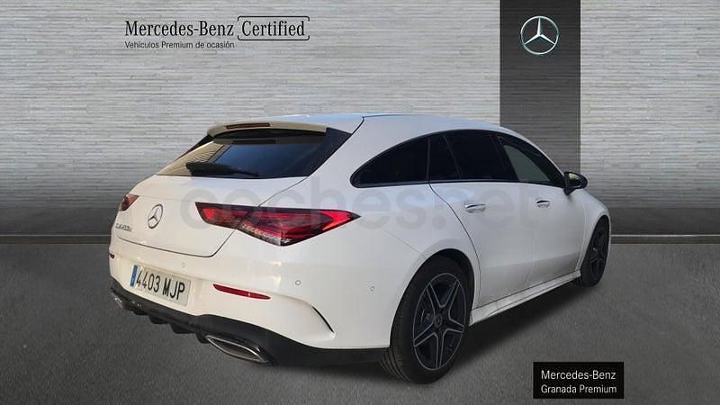 Usado Mercedes CLA200 Shooting Brake 150 CV (110 kW) 2023 Blanco Familiar