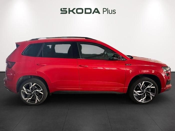 Usado Skoda Karoq SportLine 150 CV (110 kW) 2025 Rojo SUV