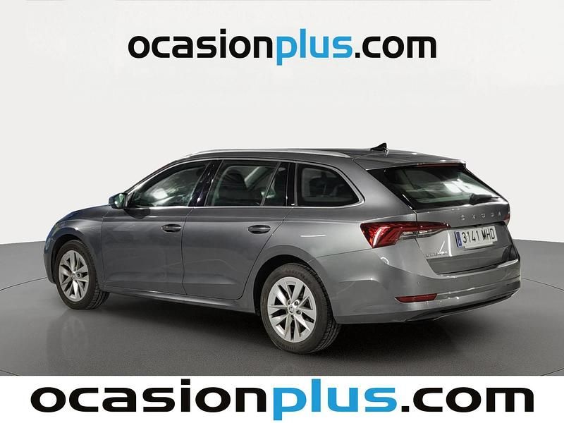 Usado Skoda Octavia Selection 150 HP (110 kW) 2023 Cinzento Carrinha