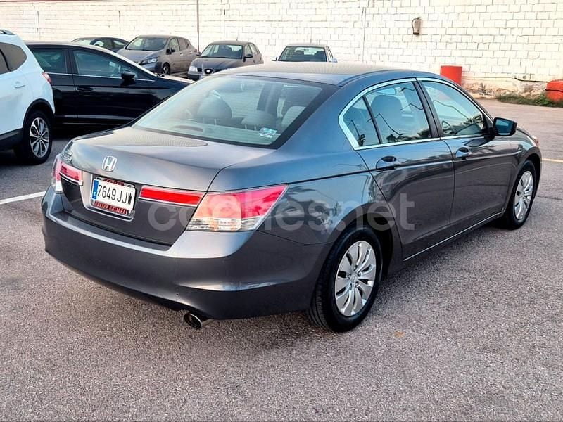 Usado Honda Accord Innova 201 CV (147 kW) 2011 Gris / plata Berlina