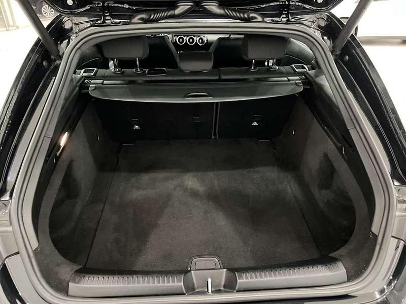 Usado Mercedes CLA180 Business 116 CV (85 kW) 2020 Negro Berlina