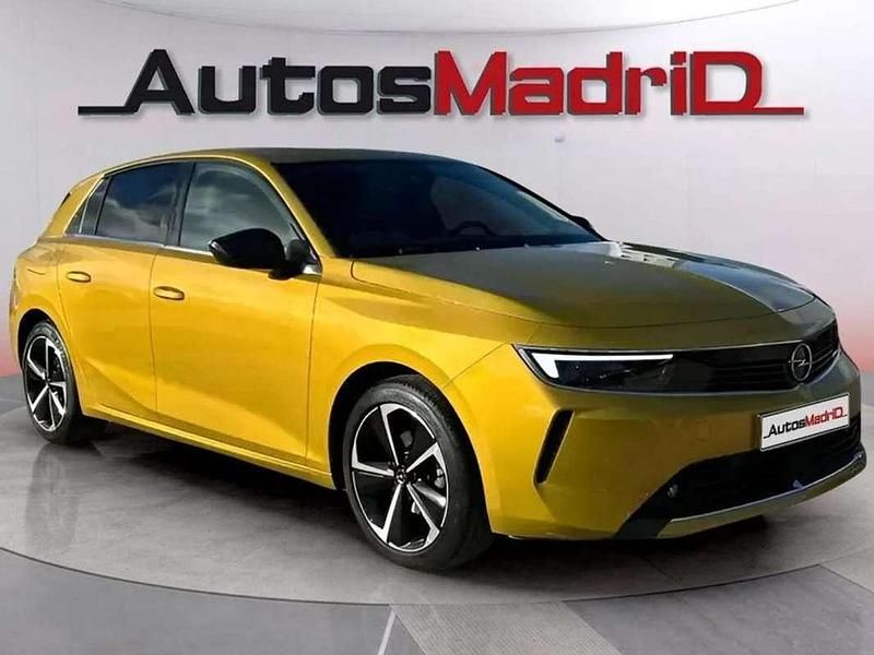 Usado Opel Astra Elegance 131 CV (96 kW) 2023 Amarillo Utilitario