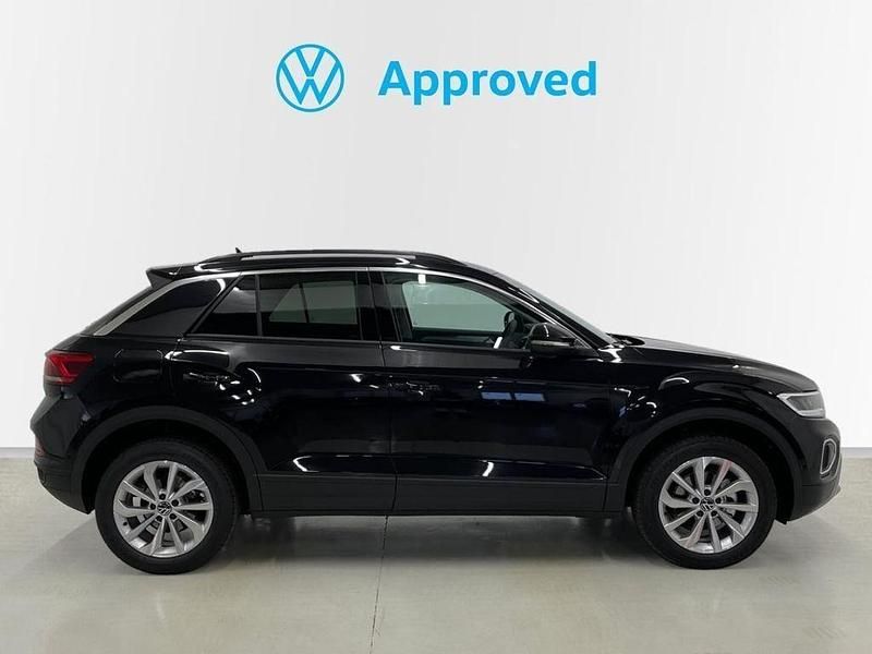 Usado VW T-Roc Life 110 CV (80 kW) 2024 Negro SUV