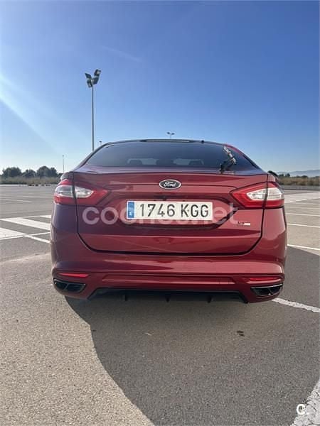 Usado Ford Mondeo ST-Line 240 CV (176 kW) 2017 Granate Berlina